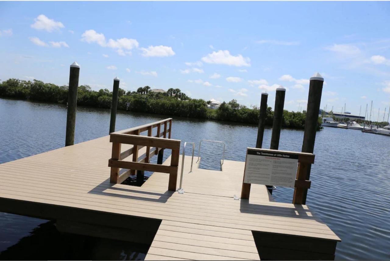 Beautiful New Luxury Townhome With Private Beach And Swimming Pools Ruskin Buitenkant foto