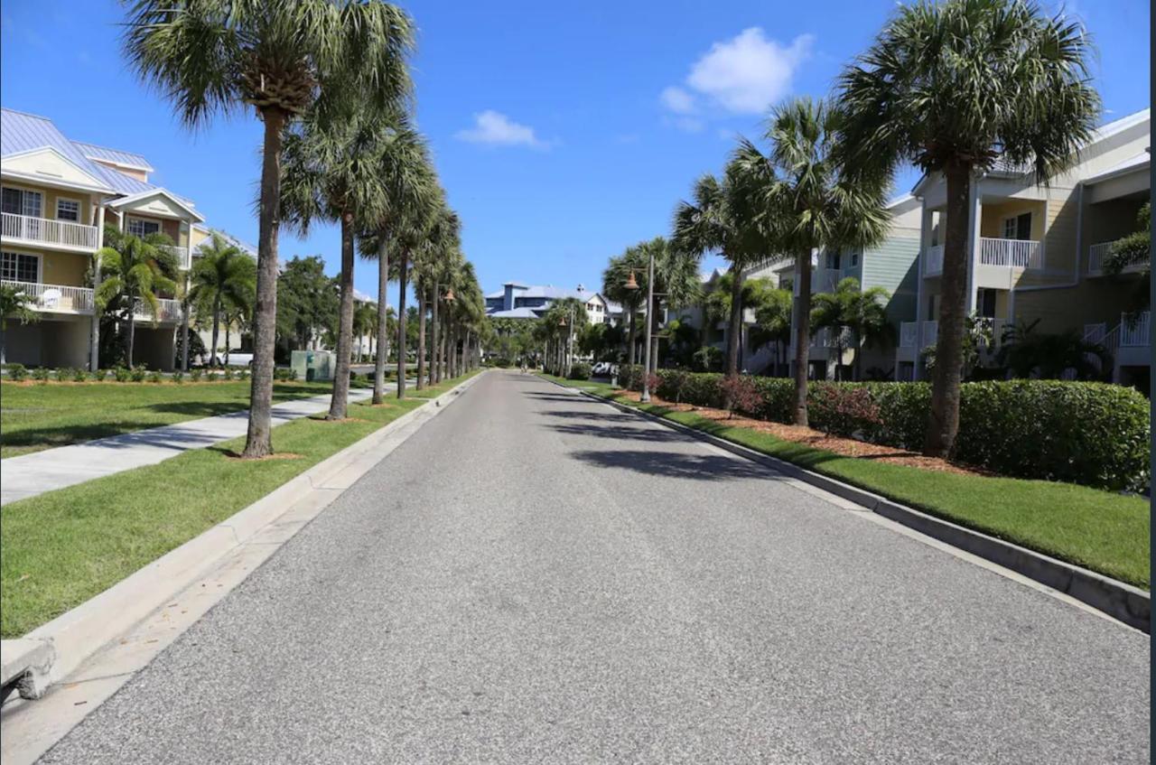 Beautiful New Luxury Townhome With Private Beach And Swimming Pools Ruskin Buitenkant foto