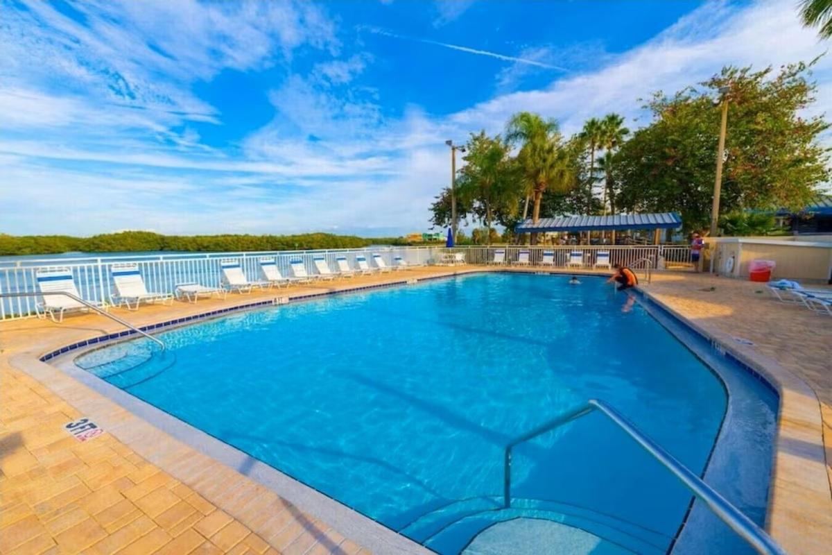Beautiful New Luxury Townhome With Private Beach And Swimming Pools Ruskin Buitenkant foto